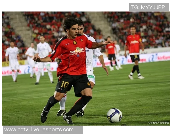 马克西称赞埃奇库姆成熟稳重认为他能掌控比赛节奏不受干扰 马克西称赞埃奇库姆成熟稳重认为他能掌控比赛节奏不受干扰